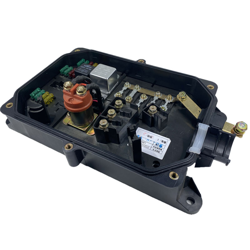 电源盒配电盒总成