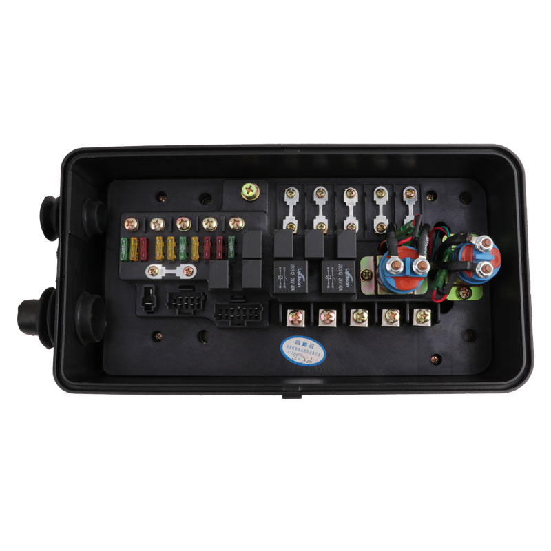 电源盒配电盒总成