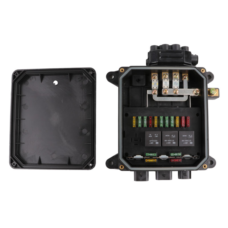 电源盒配电盒总成